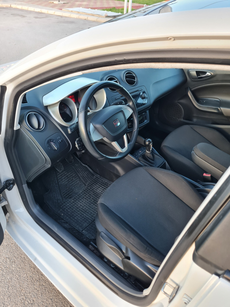 Seat Ibiza 1.6куб.105к.с , снимка 6 - Автомобили и джипове - 44996078