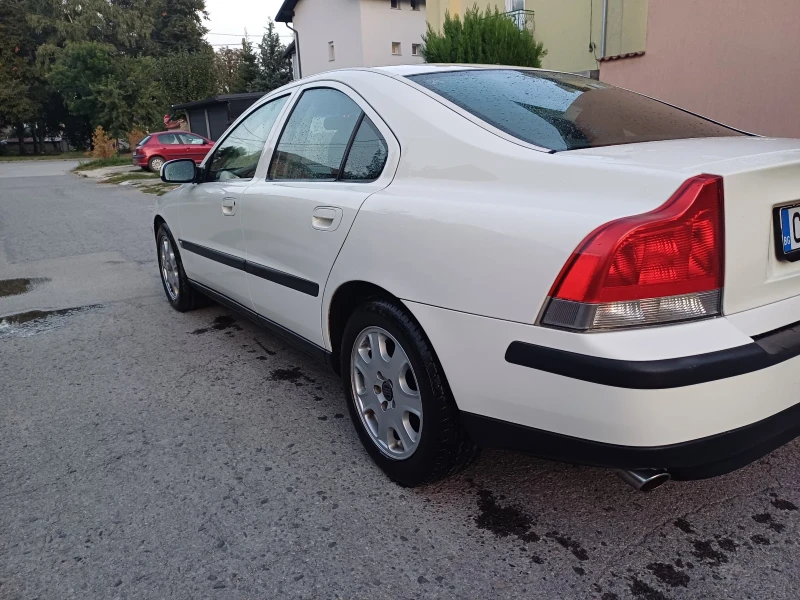 Volvo S60 2.4t, снимка 3 - Автомобили и джипове - 47503602