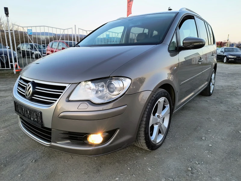 VW Touran 2.0-170 КС R-LINE EDITTION FULL / ПОДГРЕВ / КОЖА, снимка 1 - Автомобили и джипове - 48853634