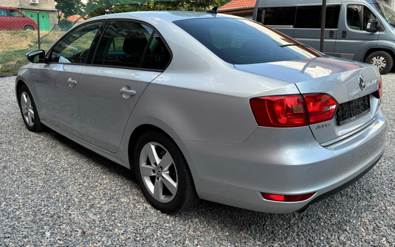 VW Jetta, снимка 4 - Автомобили и джипове - 49941400