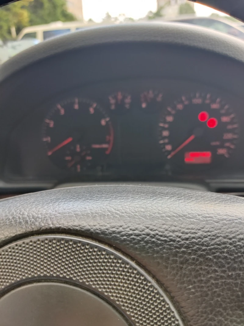 Audi A4 1.8 LPG, снимка 6 - Автомобили и джипове - 52247471