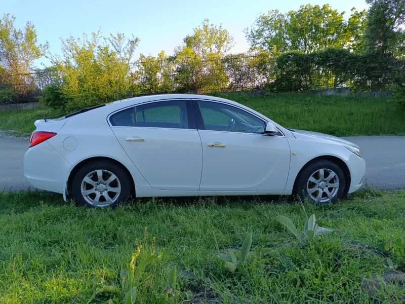 Opel Insignia, снимка 12 - Автомобили и джипове - 52475018