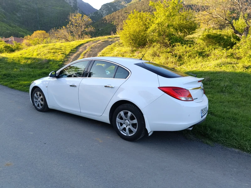 Opel Insignia, снимка 9 - Автомобили и джипове - 52475018