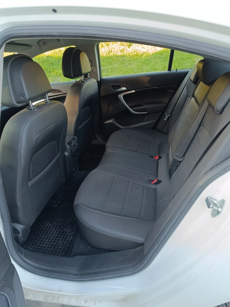 Opel Insignia, снимка 10 - Автомобили и джипове - 52475018