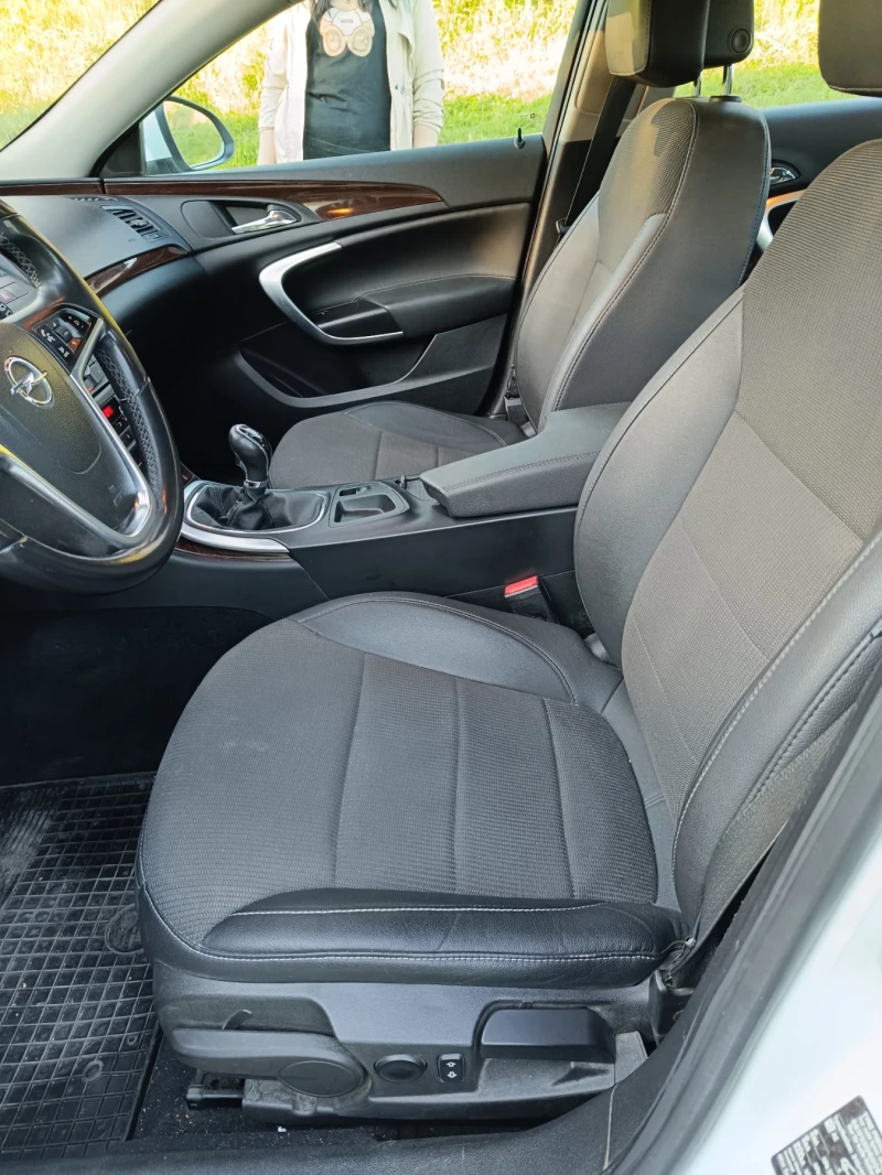 Opel Insignia, снимка 15 - Автомобили и джипове - 52475018