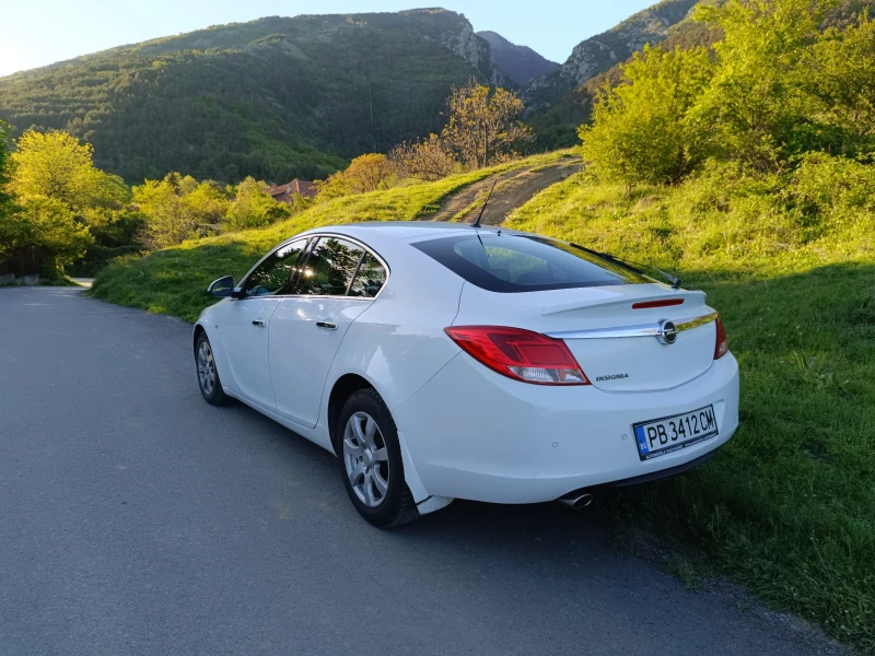Opel Insignia, снимка 8 - Автомобили и джипове - 52475018
