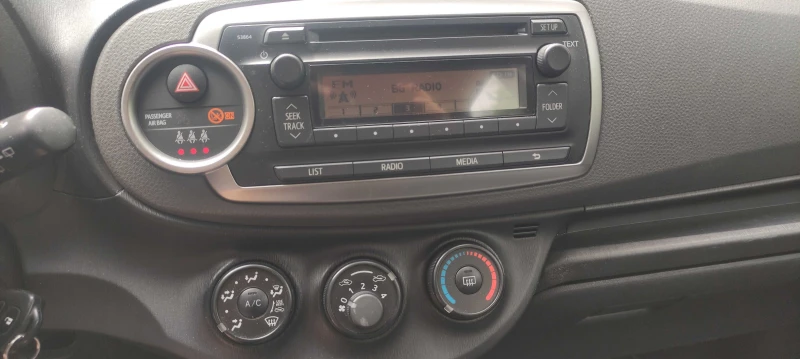 Toyota Yaris, снимка 17 - Автомобили и джипове - 50378213