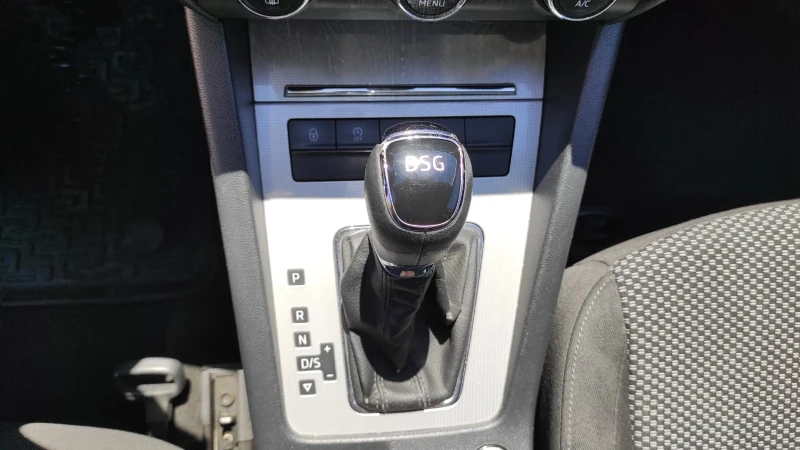 Skoda Octavia, снимка 9 - Автомобили и джипове - 52202753