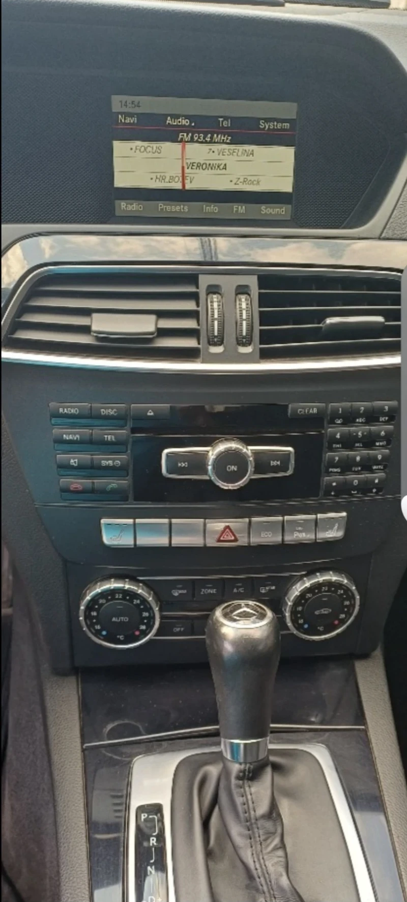 Mercedes-Benz C 200, снимка 12 - Автомобили и джипове - 52278294