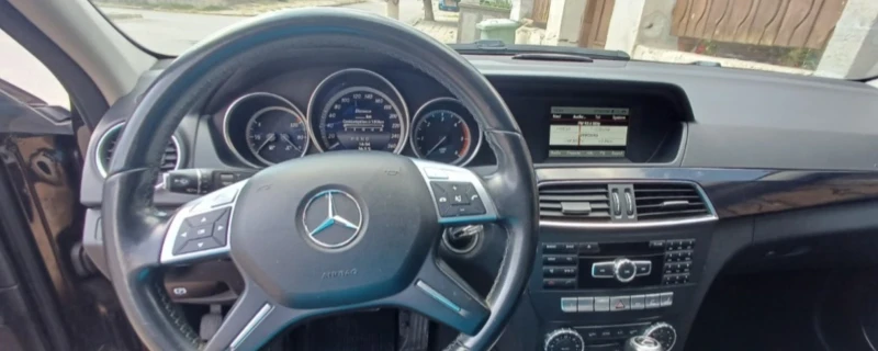 Mercedes-Benz C 200, снимка 9 - Автомобили и джипове - 52278294