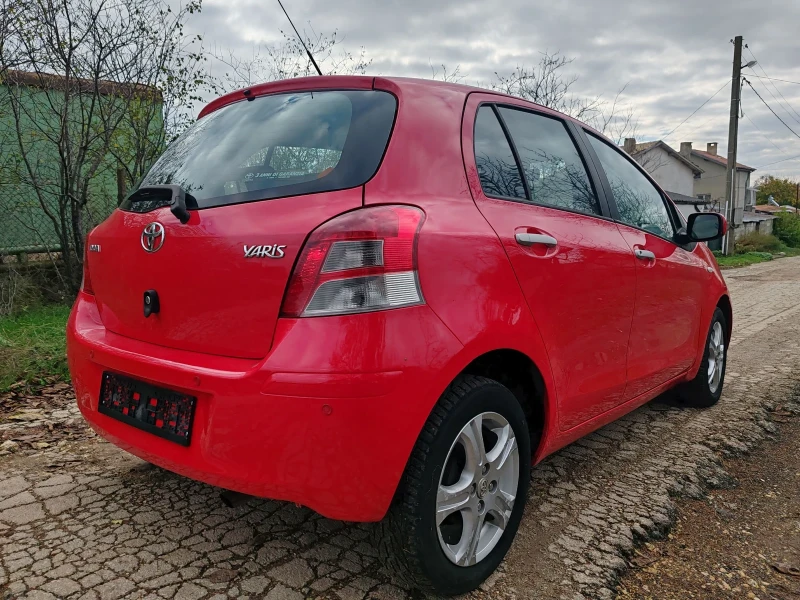 Toyota Yaris 1.3 Face Lift 6 Скорости , снимка 3 - Автомобили и джипове - 52680893