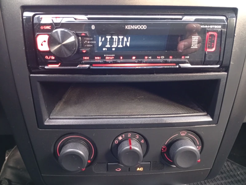 Seat Ibiza 1.2i Feislif , снимка 15 - Автомобили и джипове - 52944710