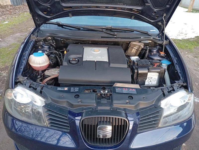 Seat Ibiza 1.2i Feislif , снимка 16 - Автомобили и джипове - 52944710