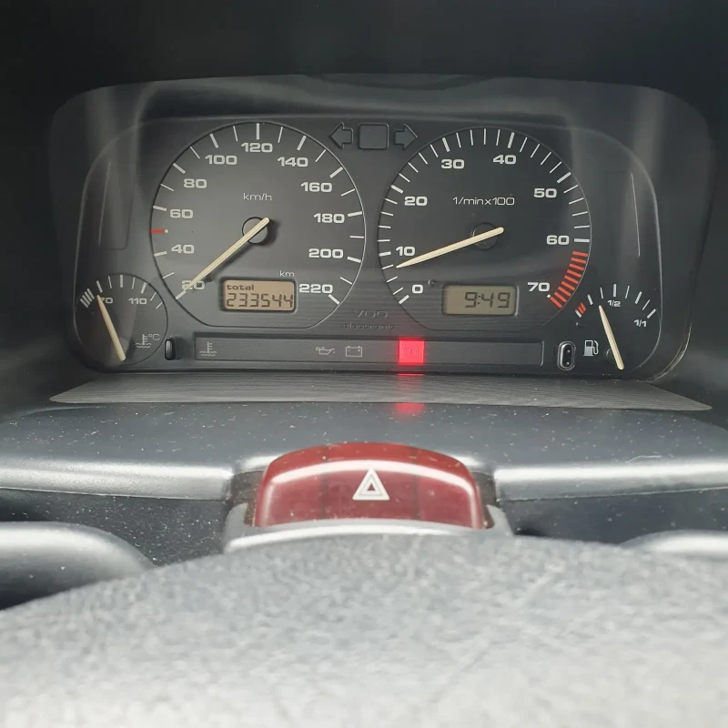 VW Golf Mk3 1.6i моно, снимка 12 - Автомобили и джипове - 53340701