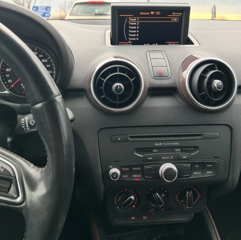 Audi A1 Sportback, снимка 6 - Автомобили и джипове - 53341200