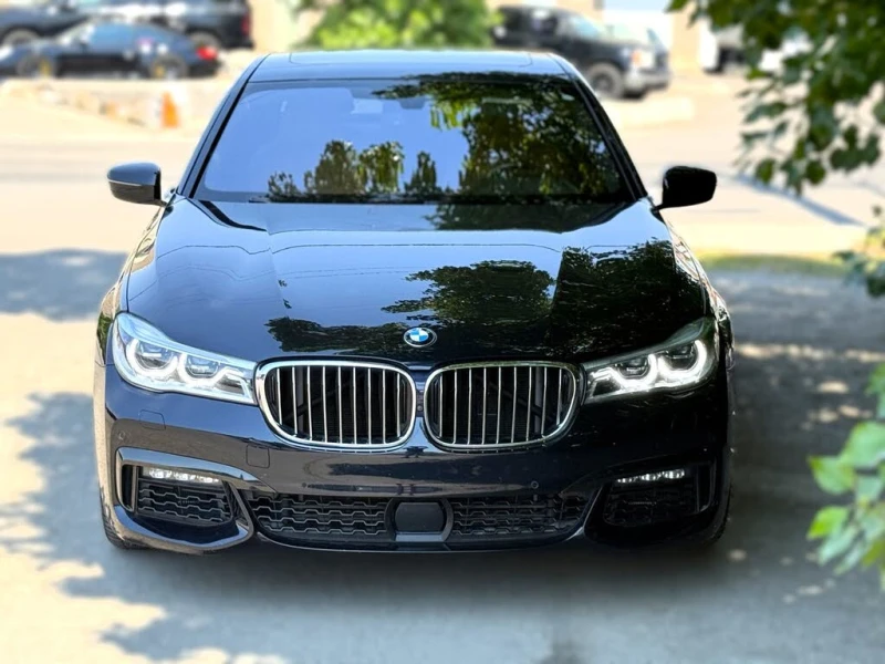 BMW 750 xDrive AWD * CARFAX * АвтоКредит* (ЦЕНА ДО БГ), снимка 5 - Автомобили и джипове - 53541209