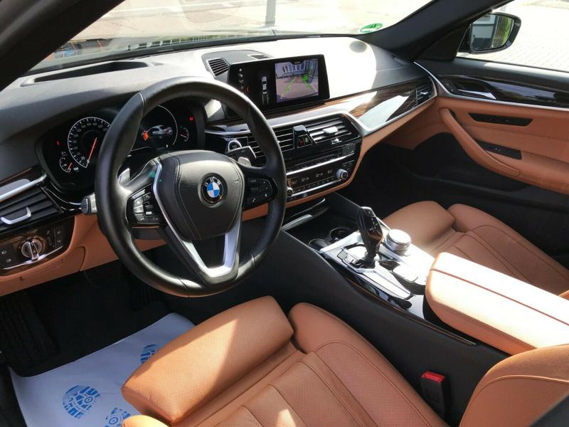 BMW 530 d xDrive Sport Line, снимка 11 - Автомобили и джипове - 25654618