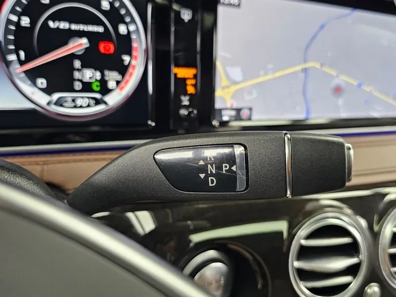 Mercedes-Benz S 63 AMG AMG 4MATIC, снимка 9 - Автомобили и джипове - 55703938