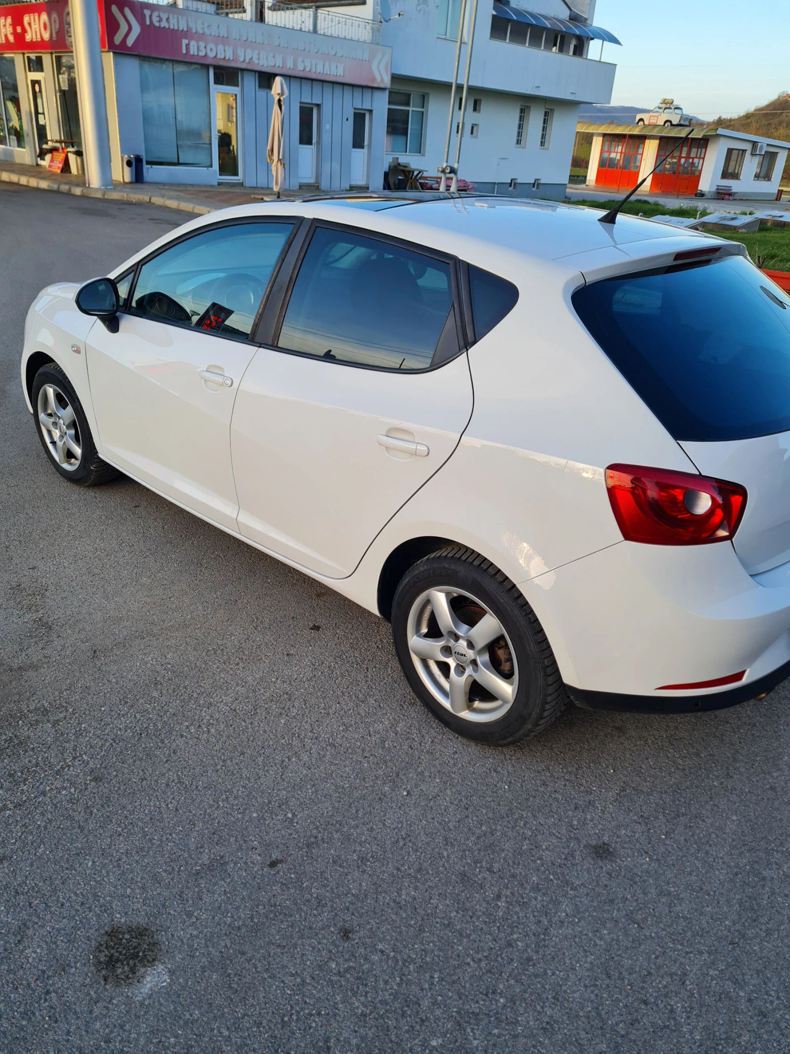 Seat Ibiza 1.6куб.105к.с  - изображение 4