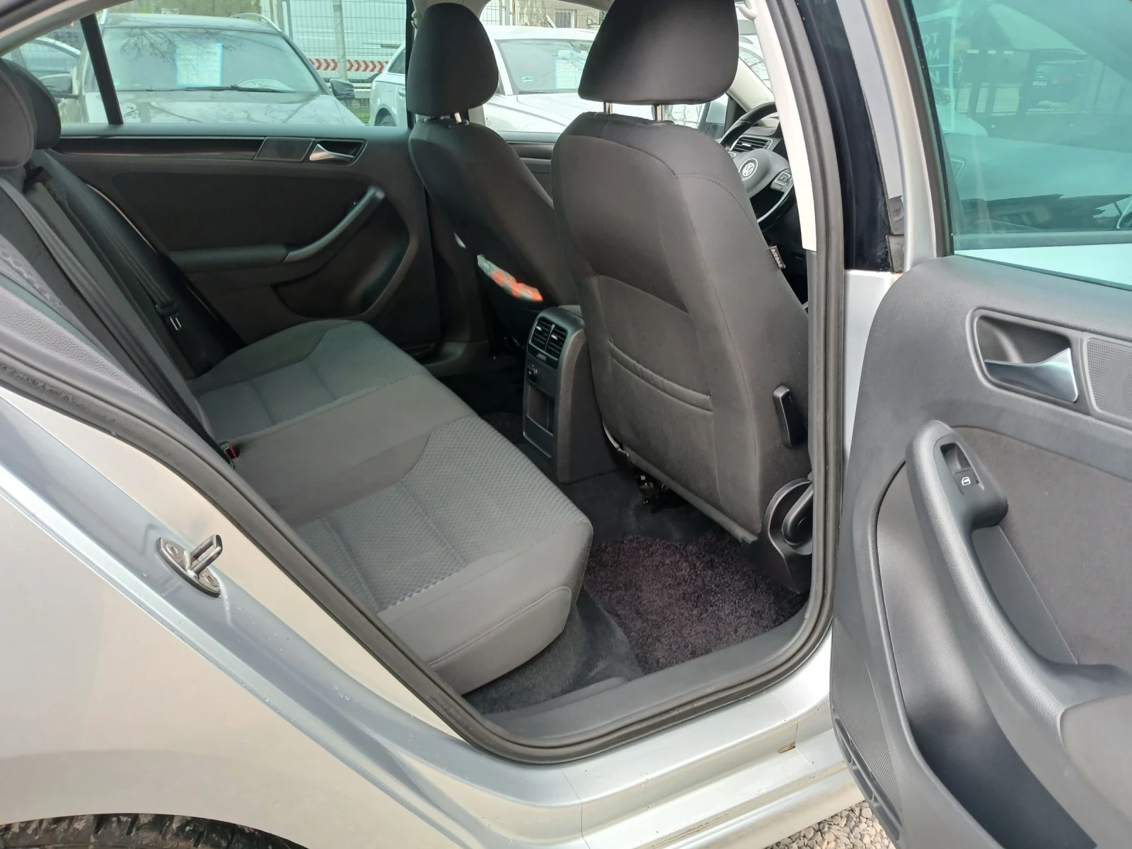 VW Jetta  - изображение 5