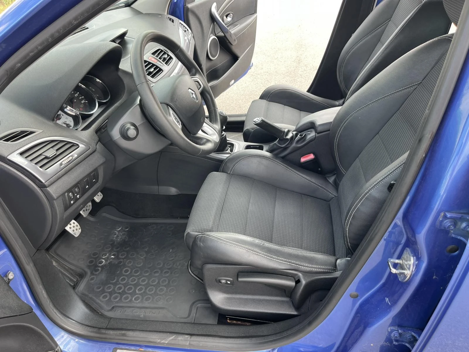 Renault Megane GT-LINE 1.9DCI 131кс 6СКОРОСТИ АВТОПИЛОТ - изображение 8