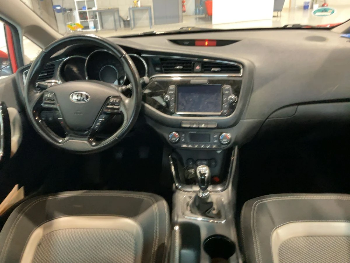 Kia Ceed 1.4 MPI* Facelift* NAVI* CAMERA* EURO 6 - изображение 6