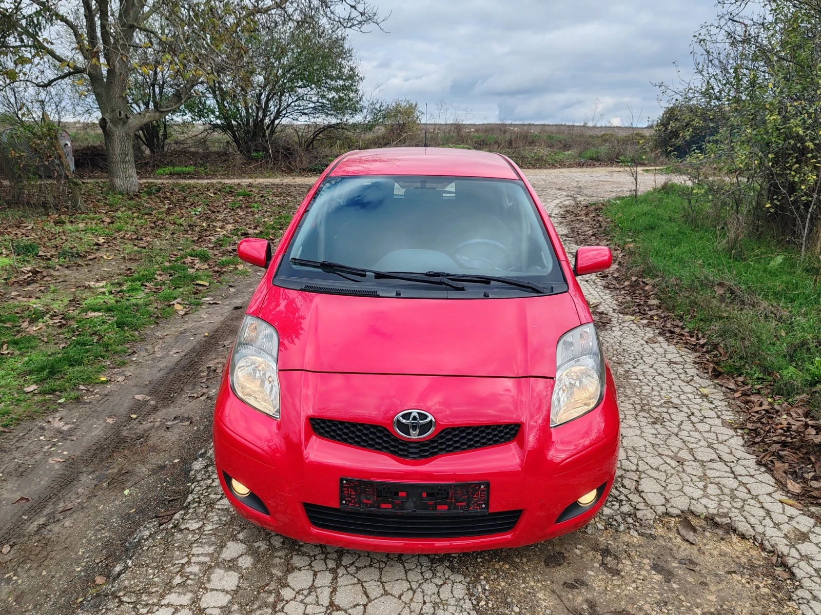 Toyota Yaris 1.3 Face Lift 6 Скорости  - изображение 2