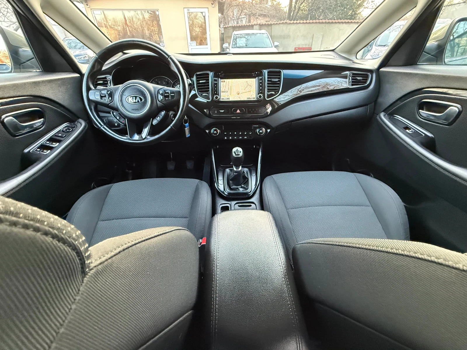 Kia Carens 2.0ISG Style - 166k.c. - 7����� | Mobile.bg � ����������� 12