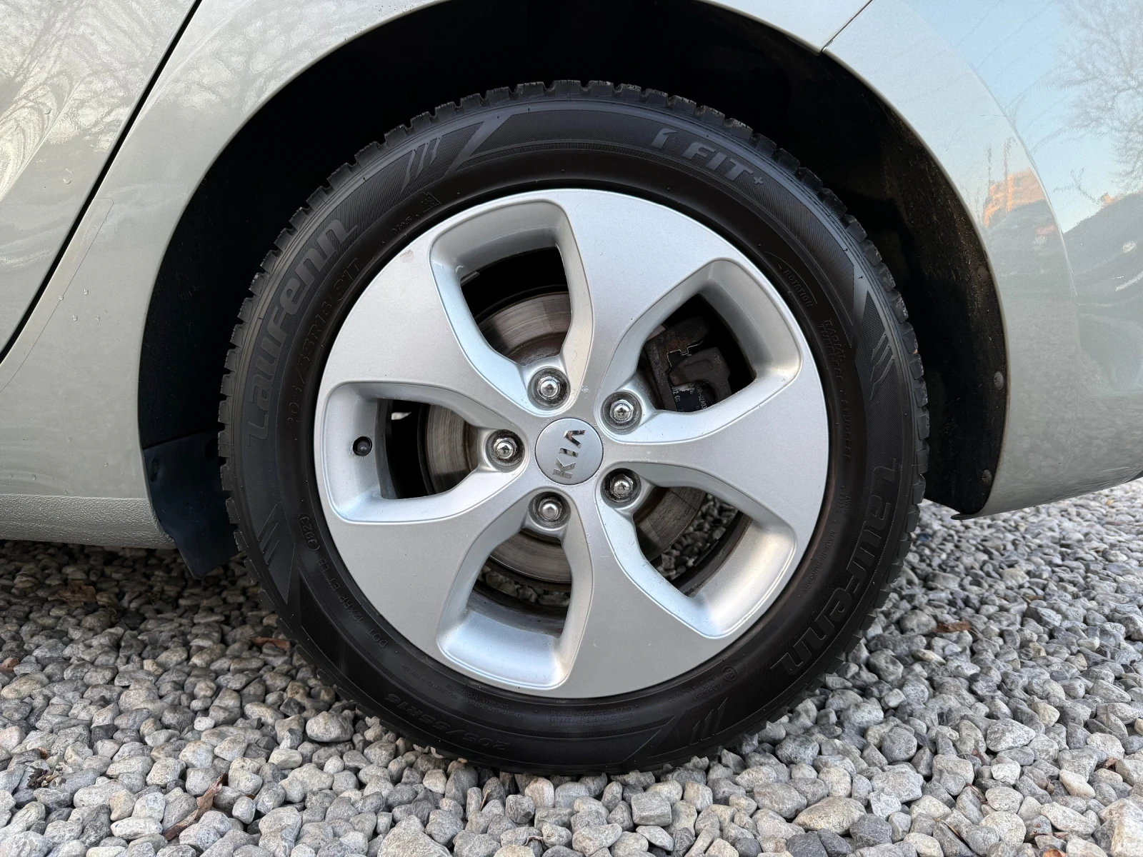 Kia Carens 2.0ISG Style - 166k.c. - 7����� | Mobile.bg � ����������� 15