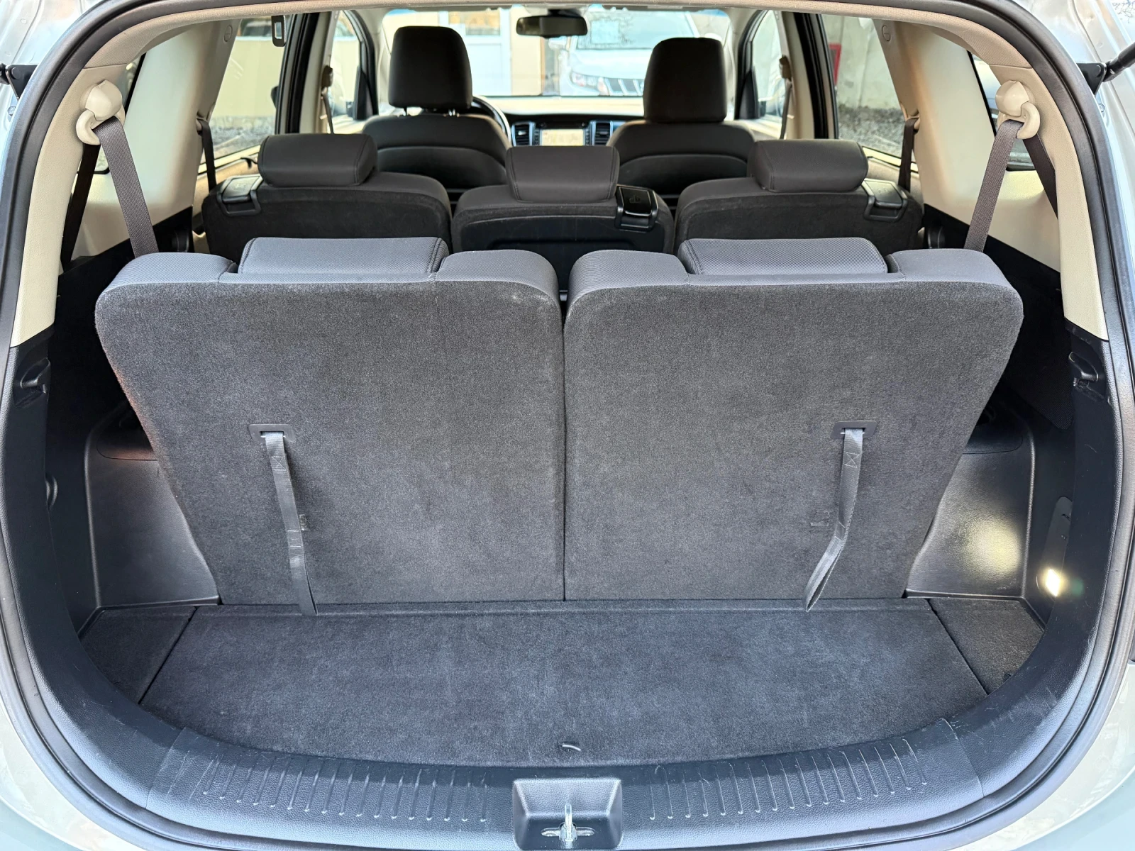 Kia Carens 2.0ISG Style - 166k.c. - 7����� | Mobile.bg � ����������� 7