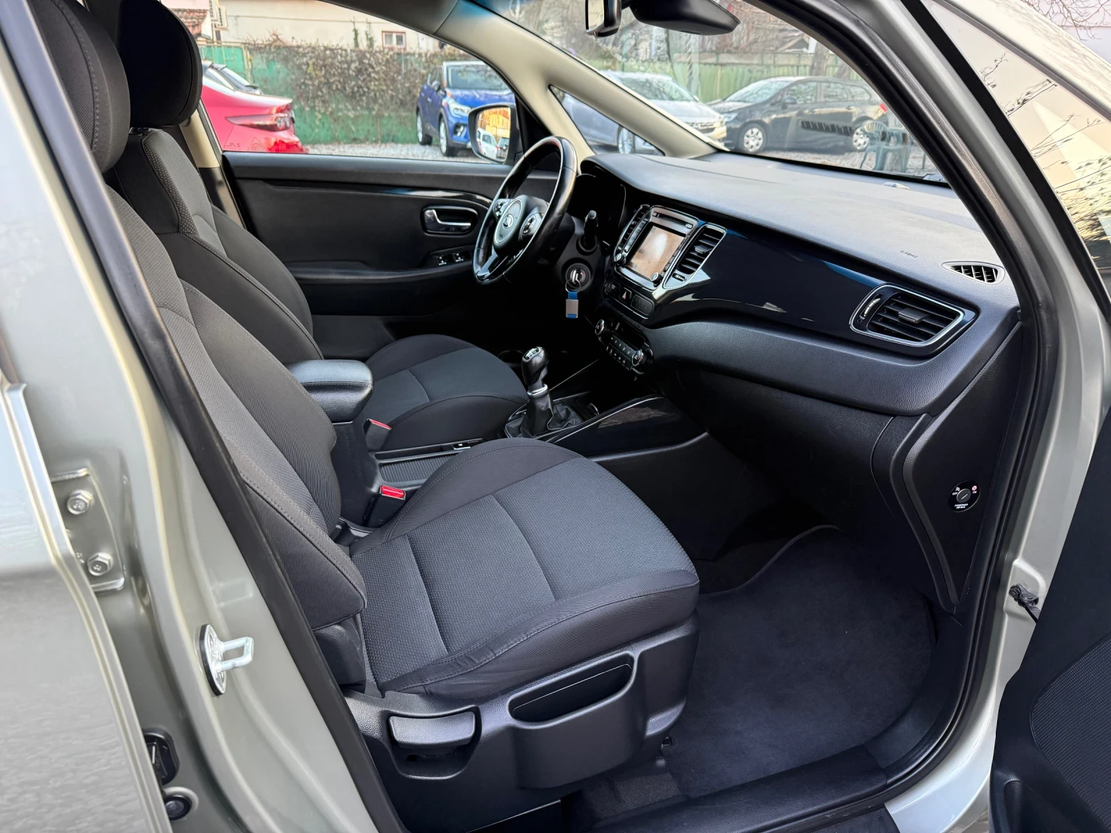 Kia Carens 2.0ISG Style - 166k.c. - 7����� | Mobile.bg � ����������� 14