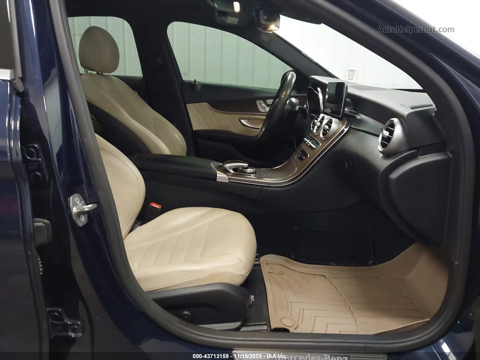 Mercedes-Benz C 300 AMG* BURMESTER* 4M* Панорама* Крайна цена до БГ - изображение 9