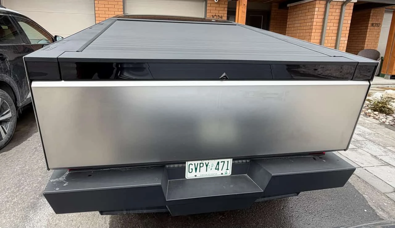 Tesla Cybertruck * AWD * ПОДГРЕВ* КЕЙЛЕС* , снимка 4 - Автомобили и джипове - 53941462