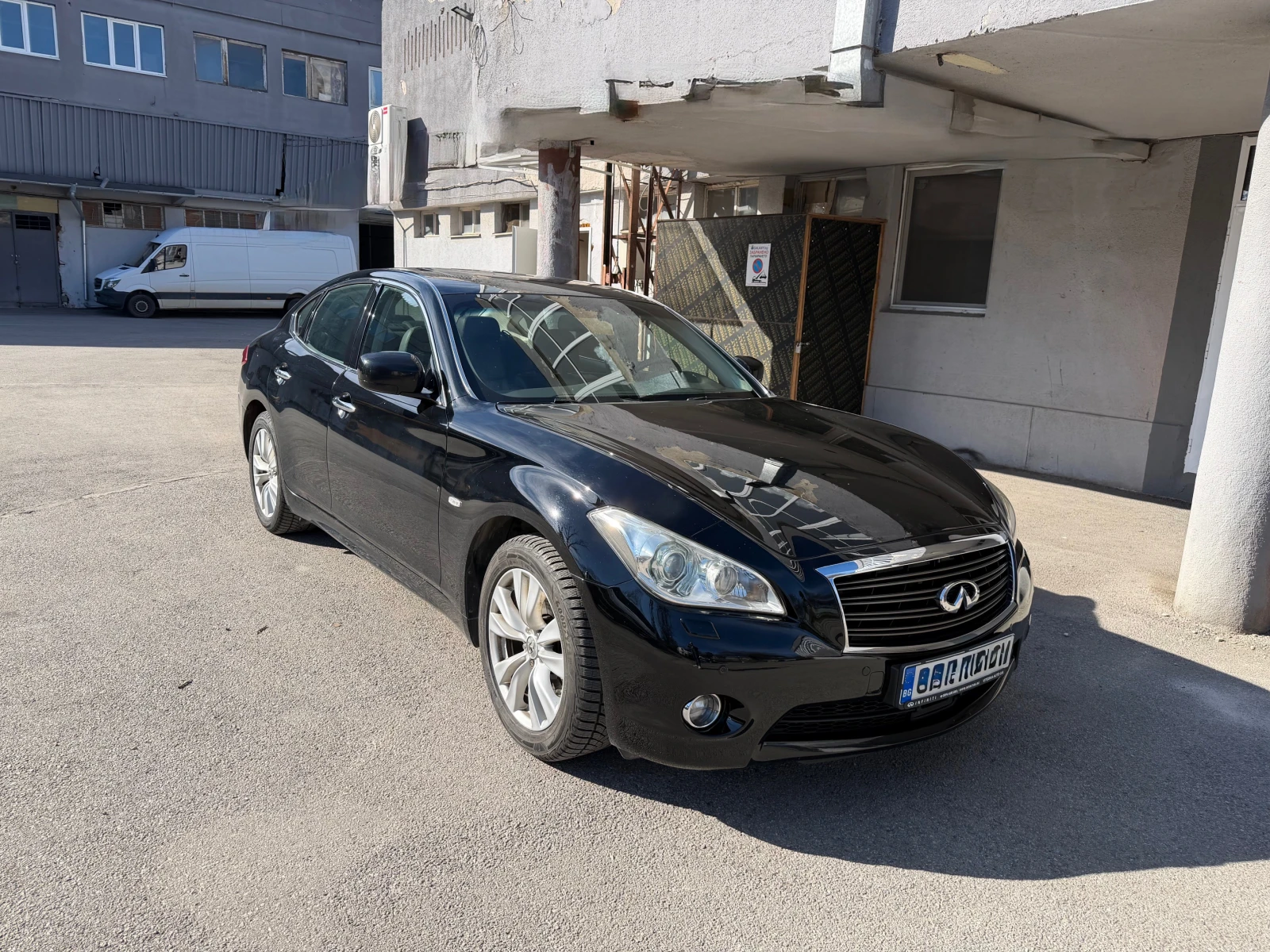 Infiniti M FX30d GT Premium, снимка 2 - Автомобили и джипове - 54113208