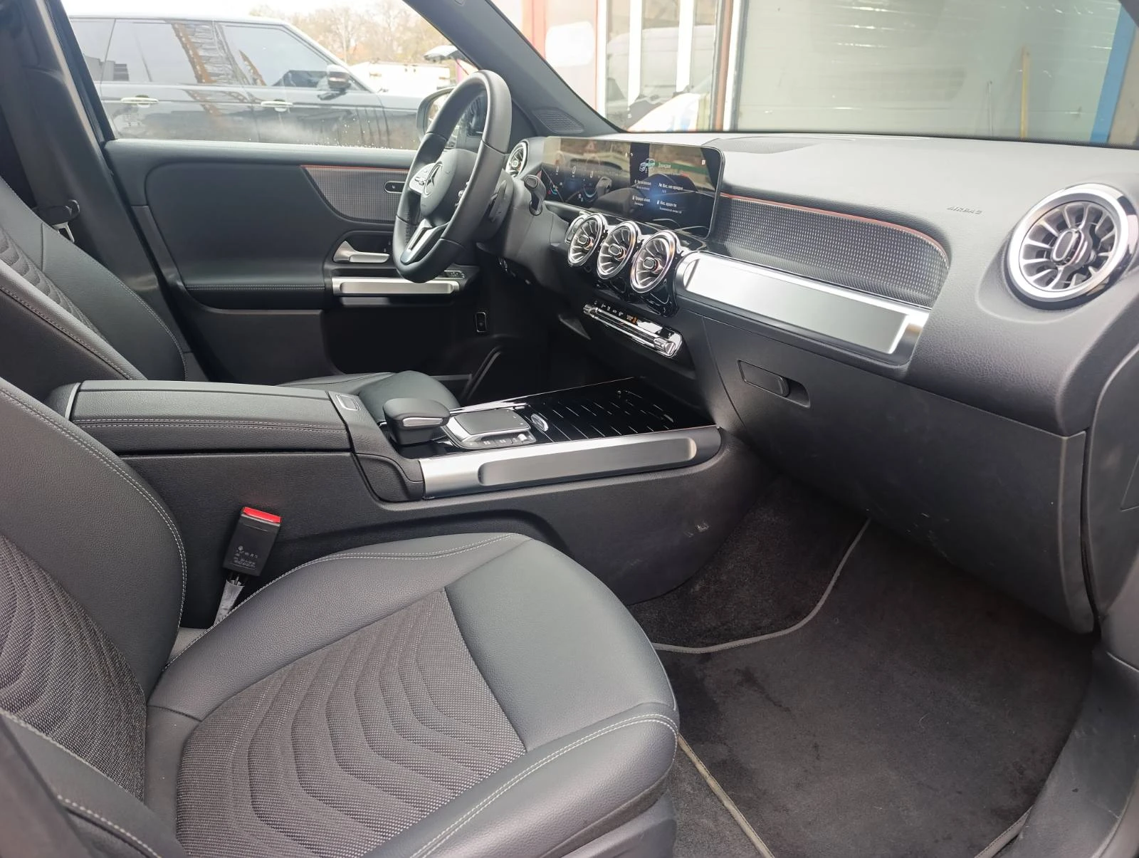 Mercedes-Benz EQB 250 в Гаранция до 2031г!!!, снимка 12 - Автомобили и джипове - 54166357