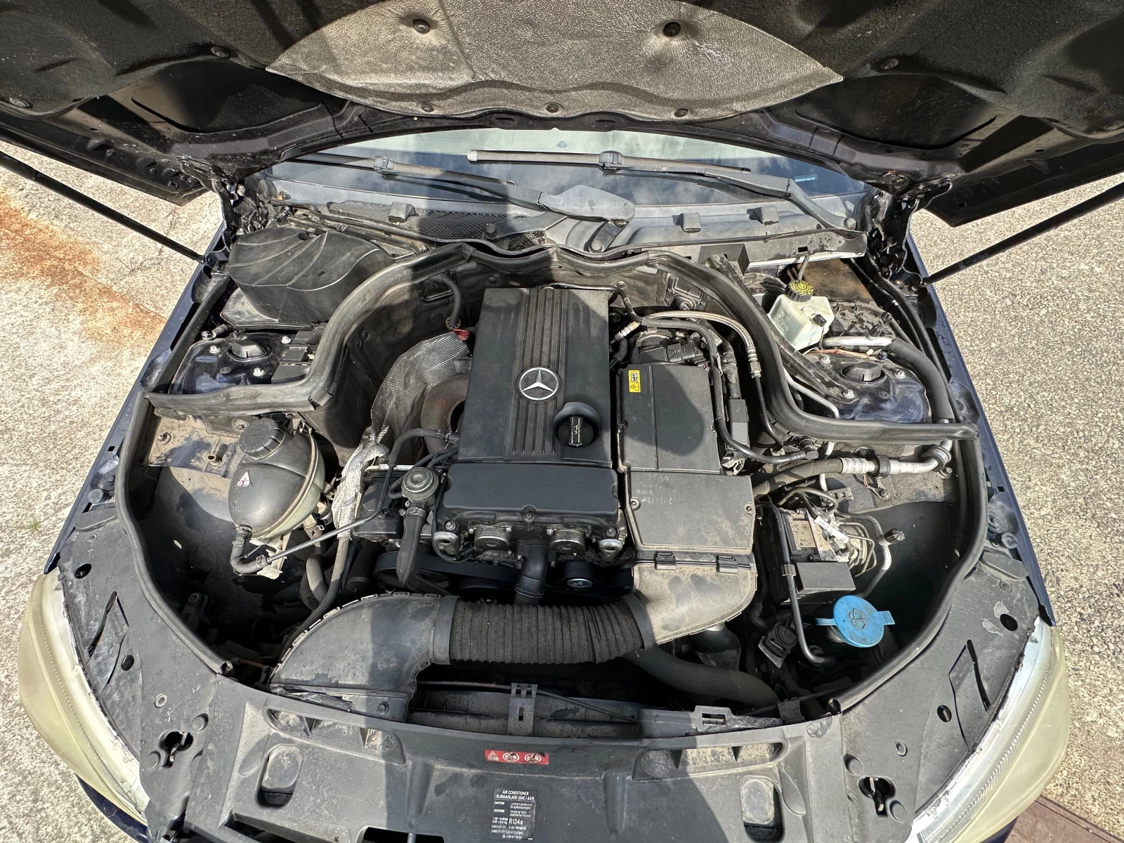 Mercedes-Benz C 200 Обслужена, снимка 13 - Автомобили и джипове - 54259947