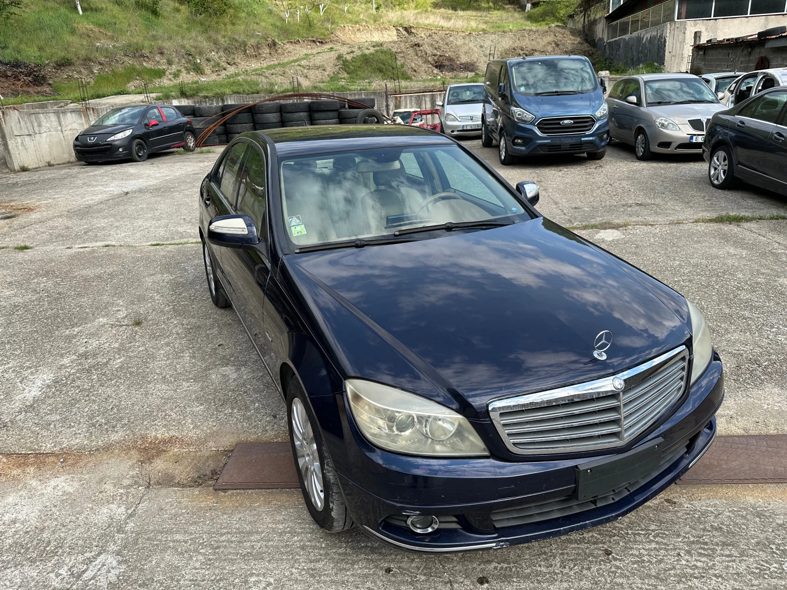 Mercedes-Benz C 200 Обслужена, снимка 3 - Автомобили и джипове - 54259947