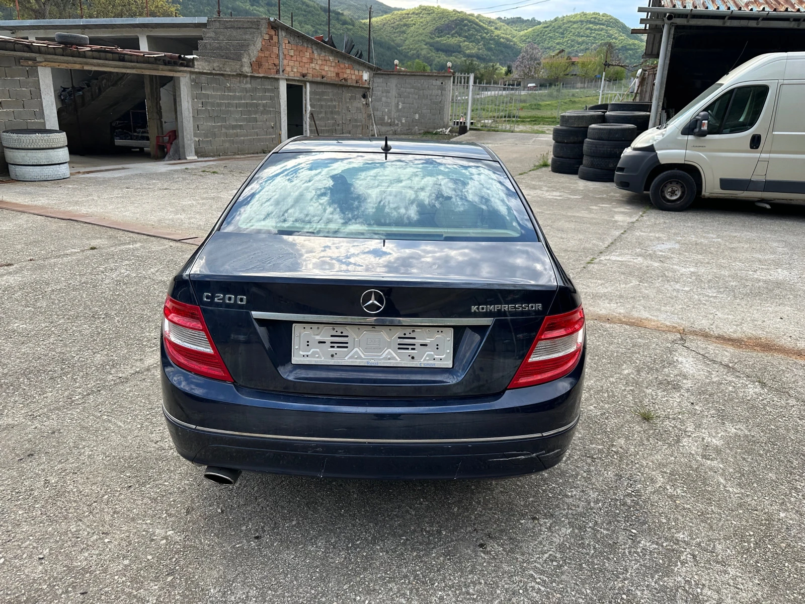 Mercedes-Benz C 200 Обслужена, снимка 7 - Автомобили и джипове - 54259947