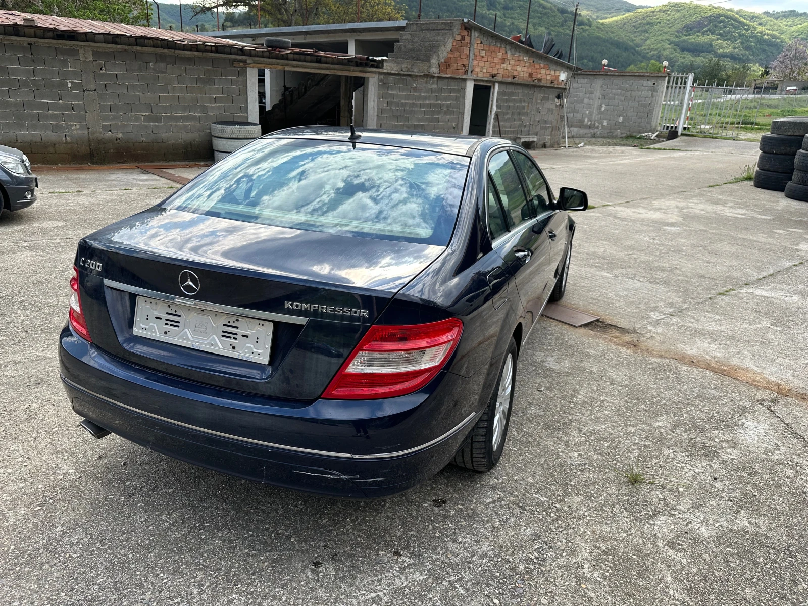 Mercedes-Benz C 200 Обслужена, снимка 6 - Автомобили и джипове - 54259947