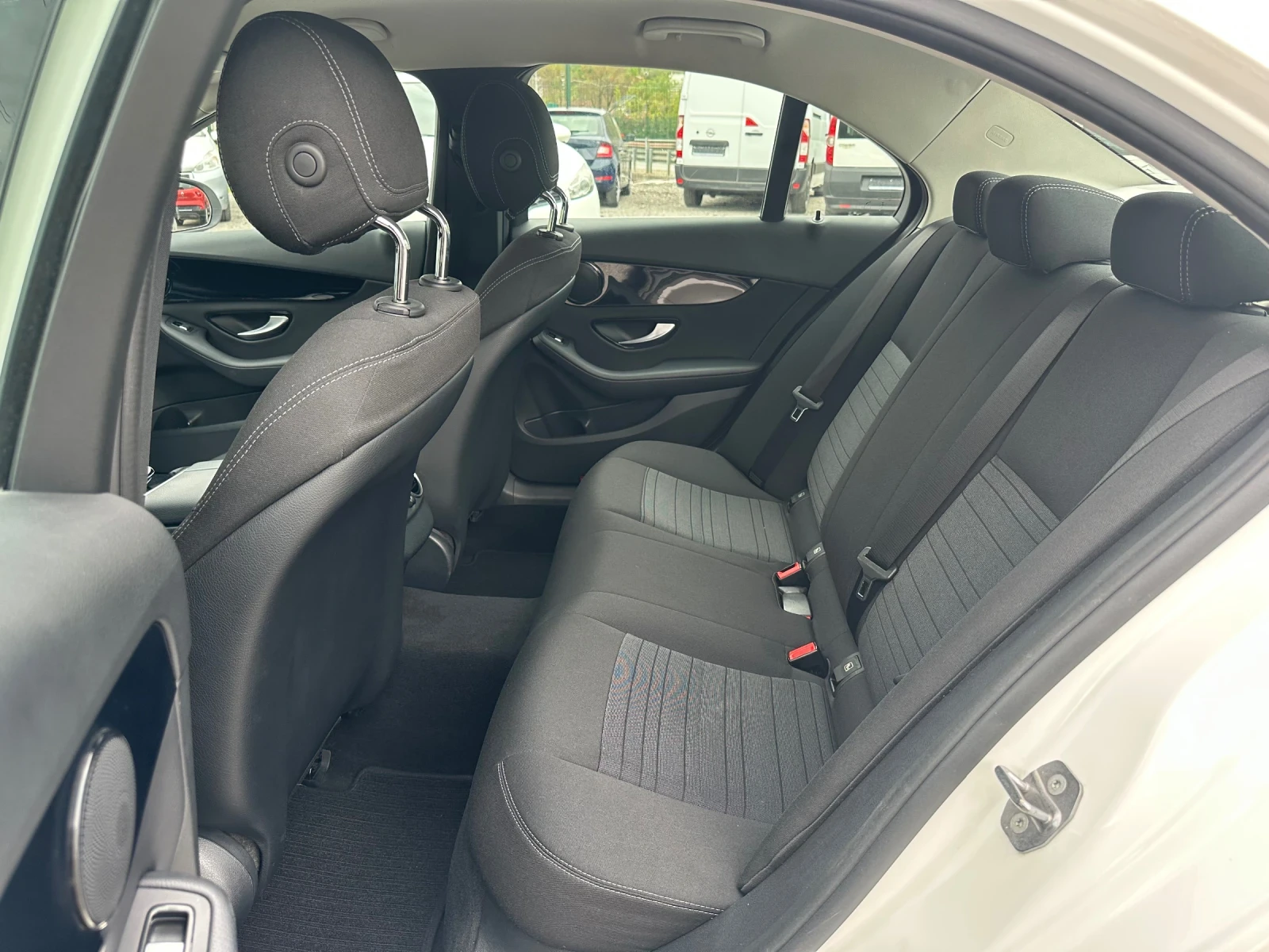 Mercedes-Benz C 220 2.2D-170к.с-АВТОМАТИК-ЛЕД-НАВИ, снимка 14 - Автомобили и джипове - 54362464