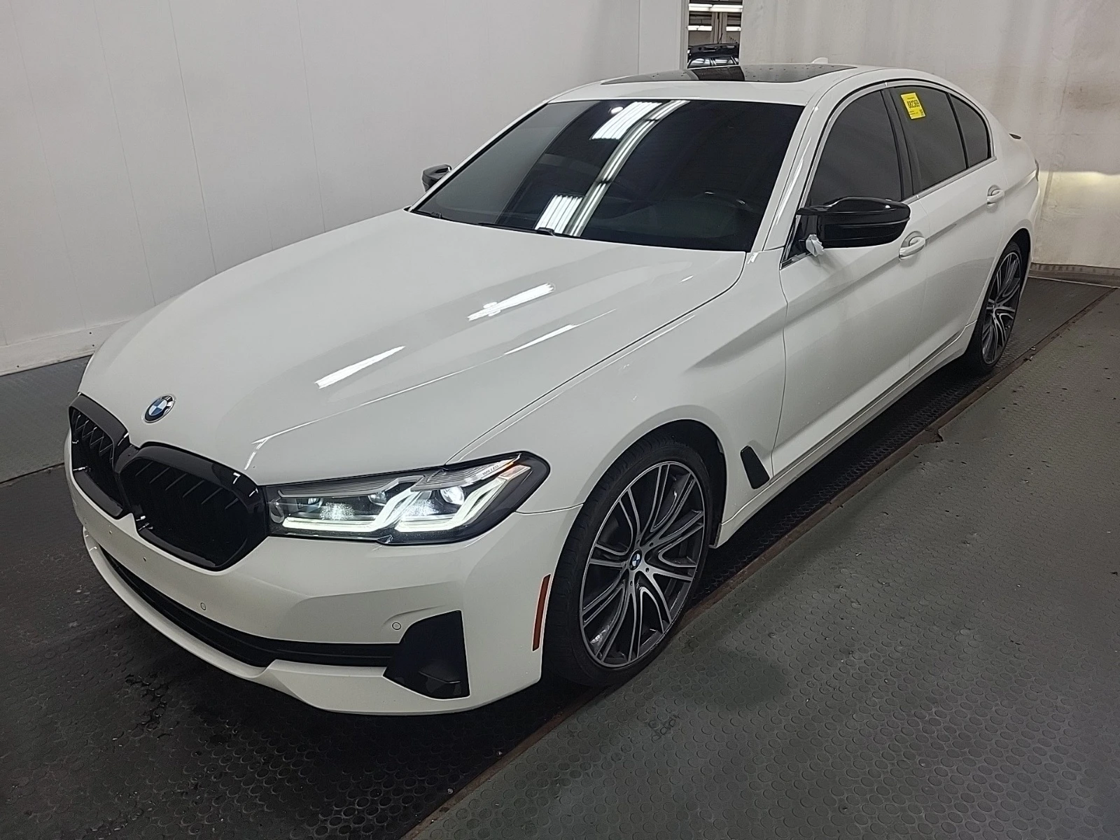 BMW 530 XDRIVE * FACELIFT * SOFT CLOSE * CARFAX * 