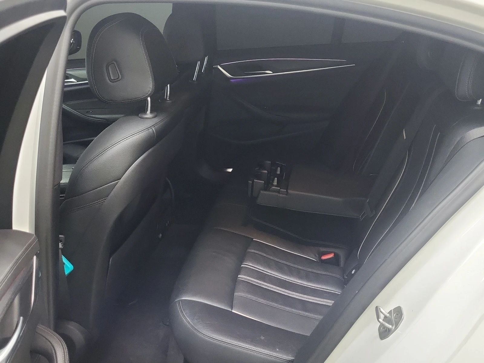 BMW 530 XDRIVE * FACELIFT * SOFT CLOSE * CARFAX * , снимка 12 - Автомобили и джипове - 54716523
