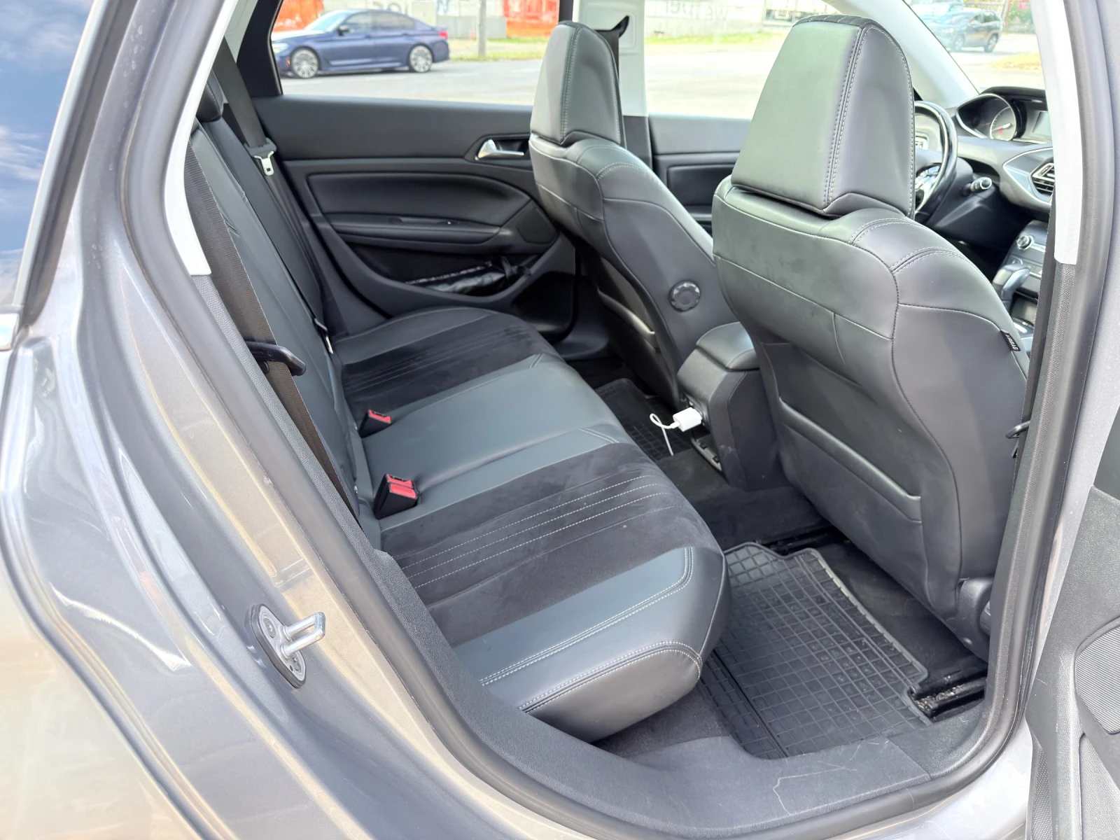 Peugeot 308 Feline 2.0 HDI , снимка 12 - Автомобили и джипове - 54895407