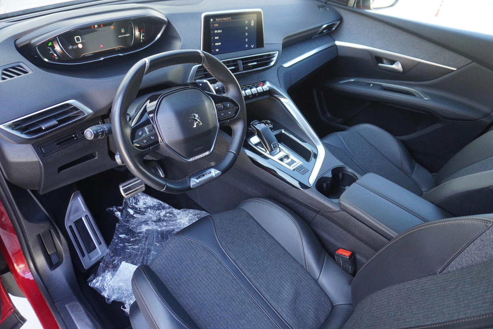 Peugeot 3008 1.2 PureTech GT-LINE-УНИКАТ!, снимка 9 - Автомобили и джипове - 55183873
