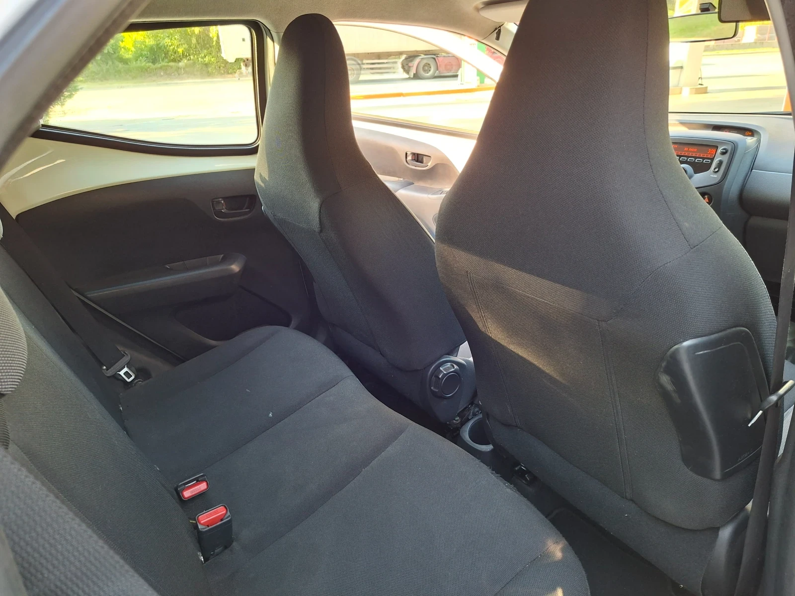 Toyota Aygo, снимка 9 - Автомобили и джипове - 55545550