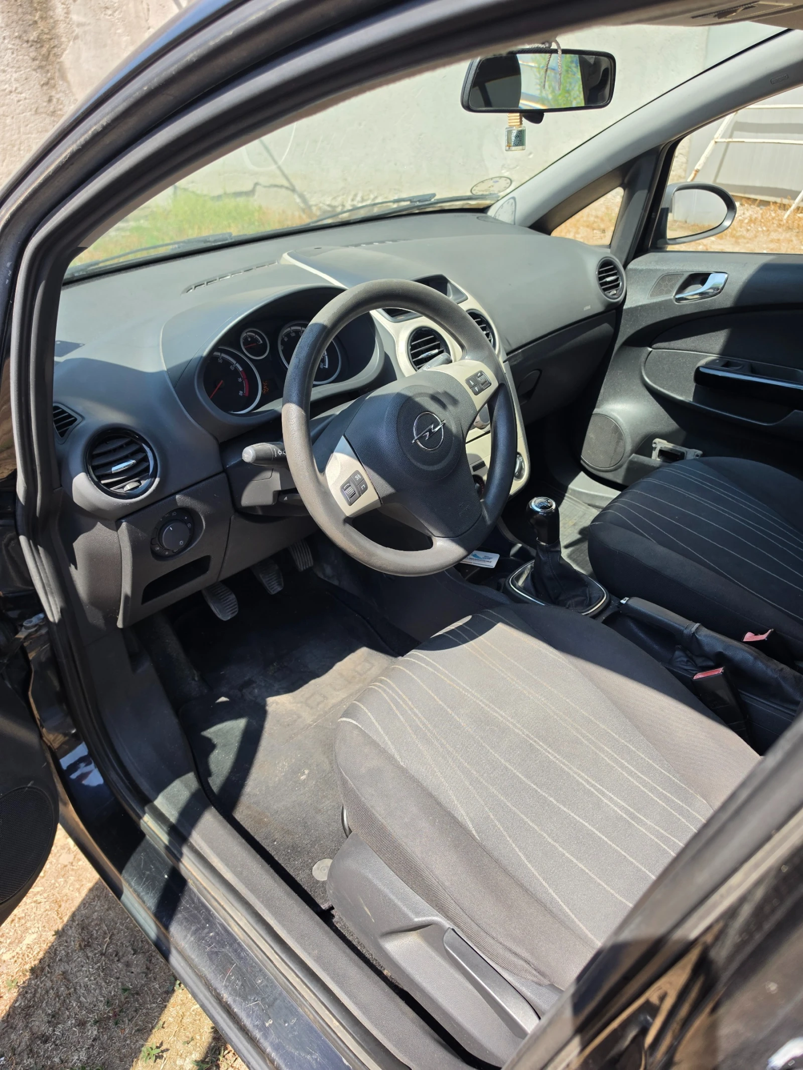 Opel Corsa, снимка 9 - Автомобили и джипове - 55660875