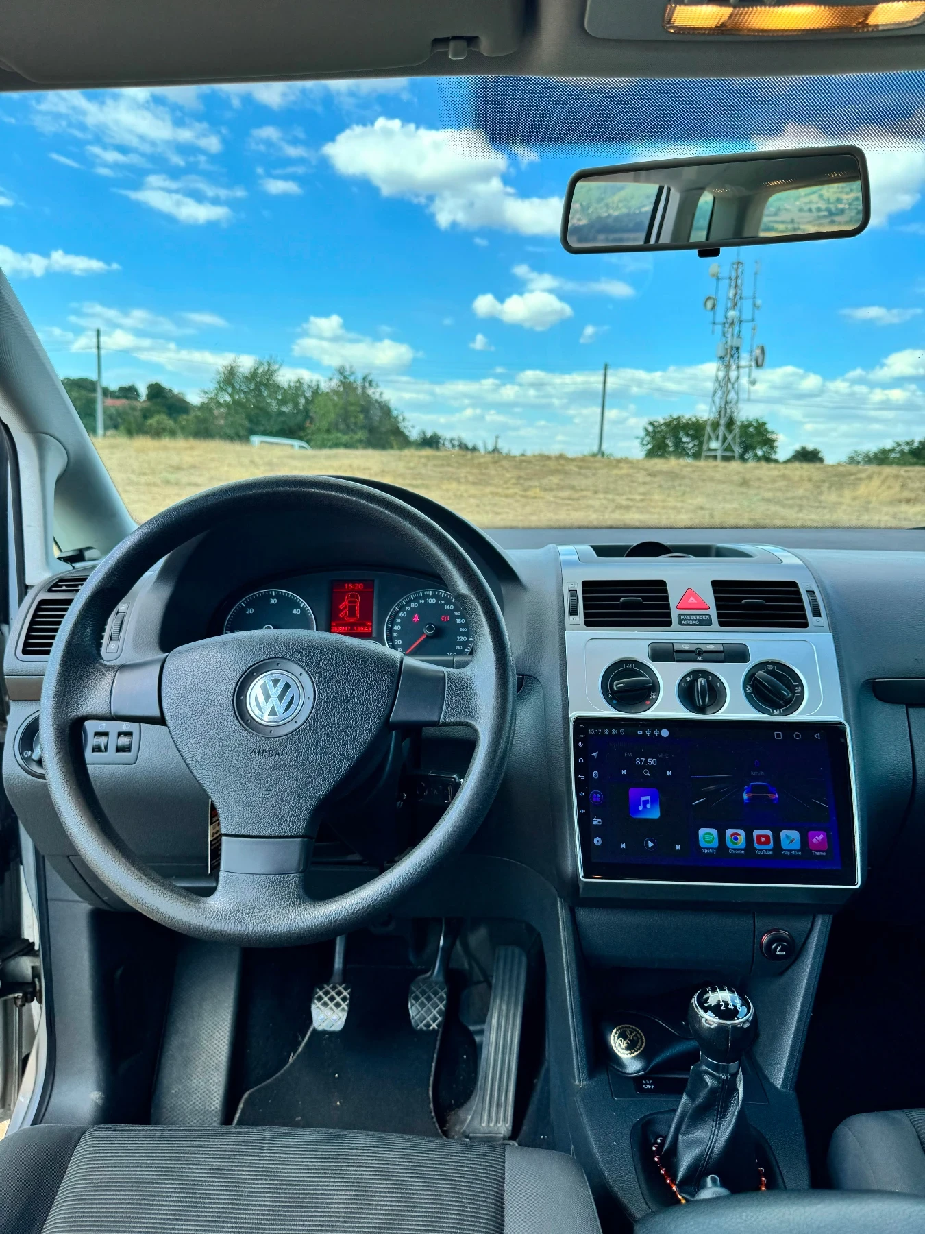 VW Touran, снимка 10 - Автомобили и джипове - 55681037