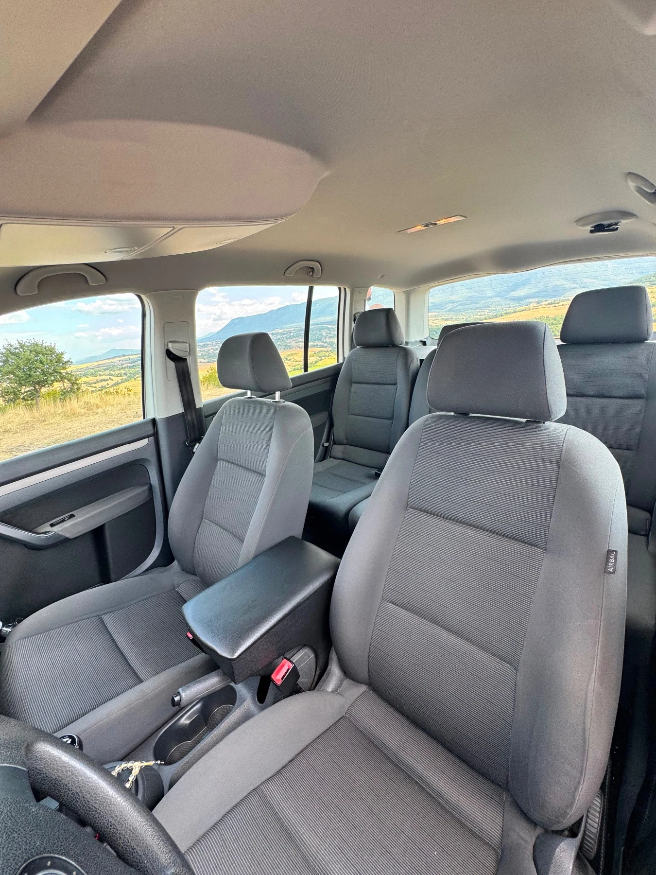 VW Touran, снимка 13 - Автомобили и джипове - 55681037