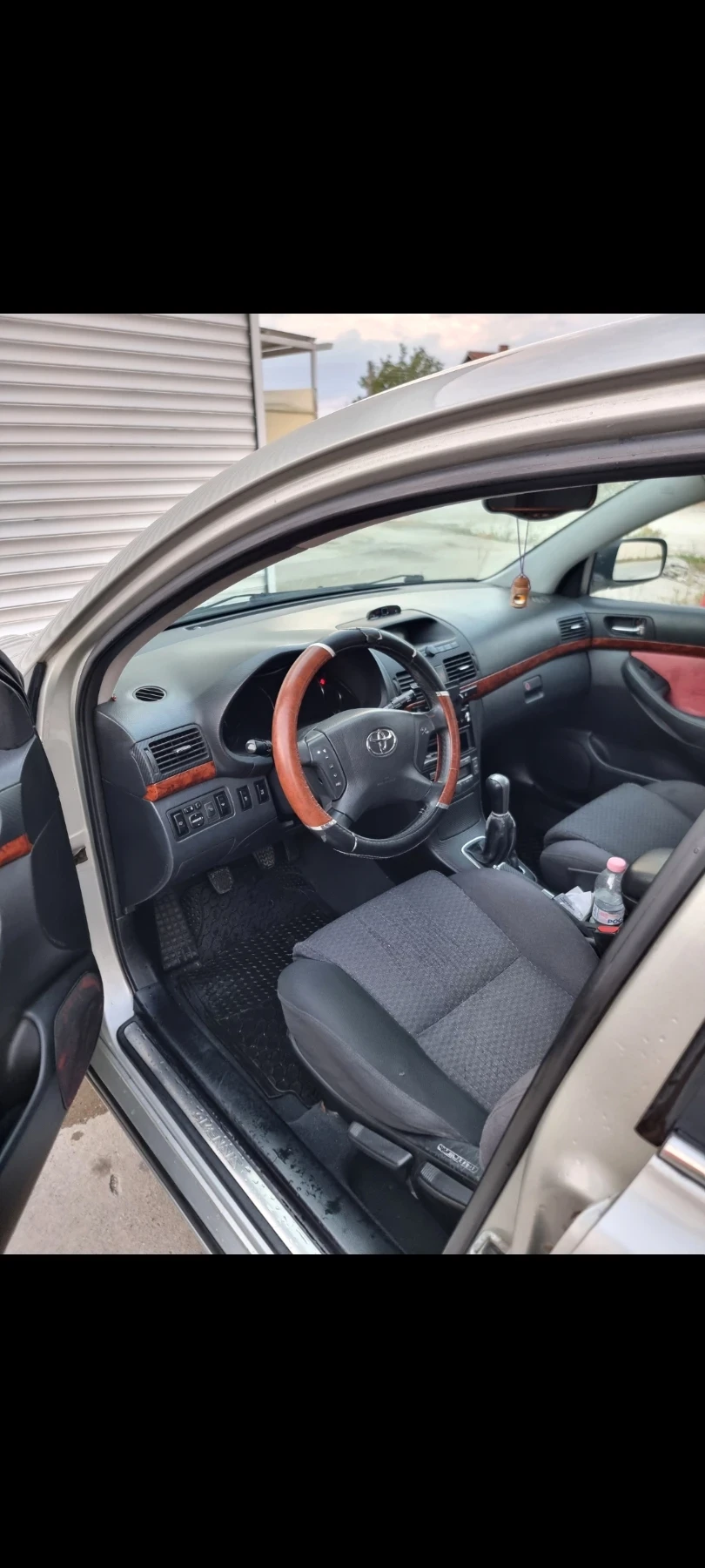 Toyota Avensis 2.0, снимка 8 - Автомобили и джипове - 55749300