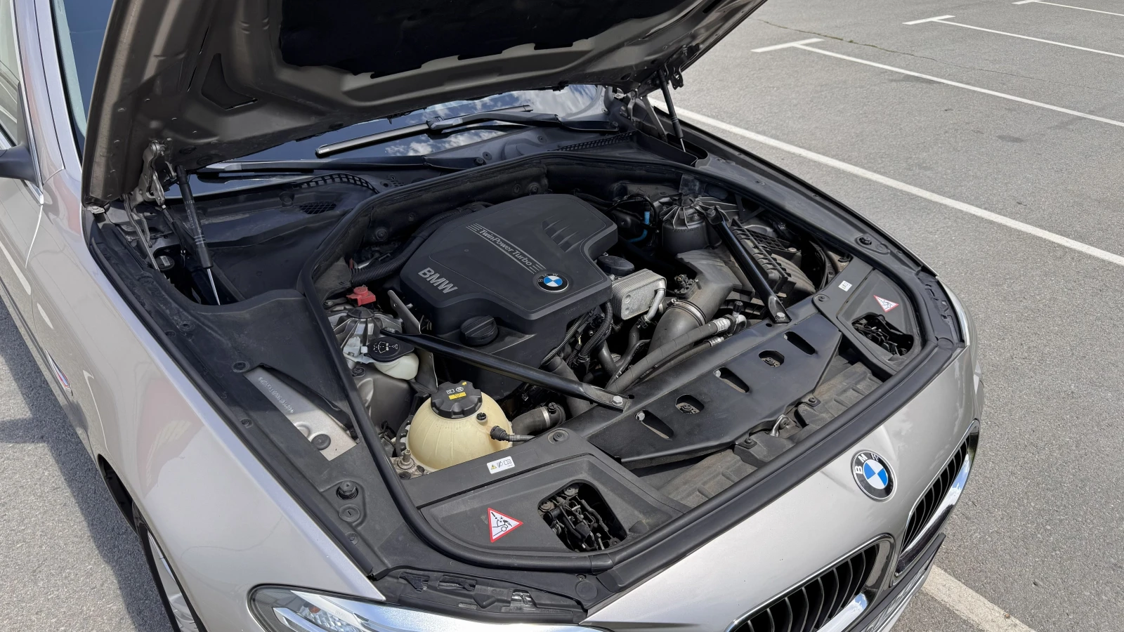 BMW 520 F10 LCI, снимка 9 - Автомобили и джипове - 56299563